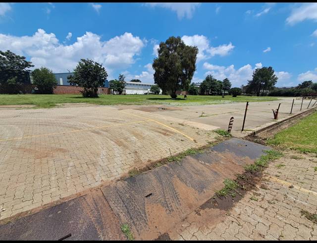 30,000M² INDUSTRIAL YARD TO LET IN DUNCANVILLE